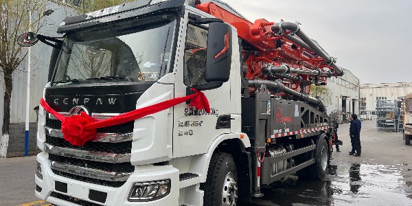混凝土泵車能提高經(jīng)濟(jì)效益，而且能夠改變施工現(xiàn)場的面貌