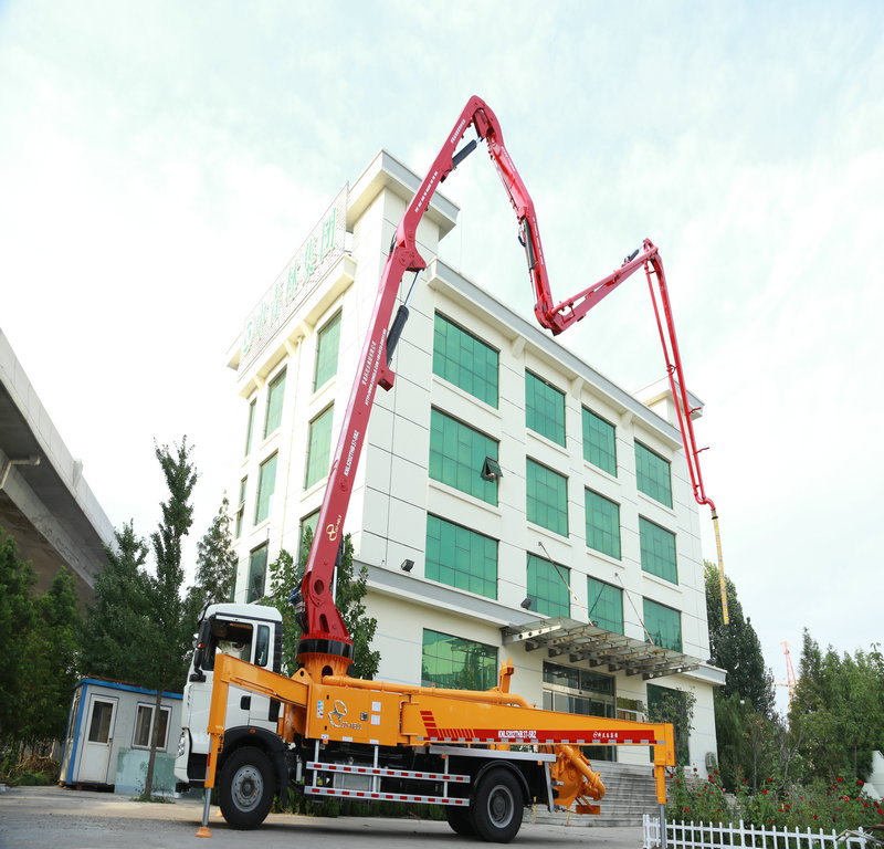 小型混凝土泵車，小型泵車，天泵