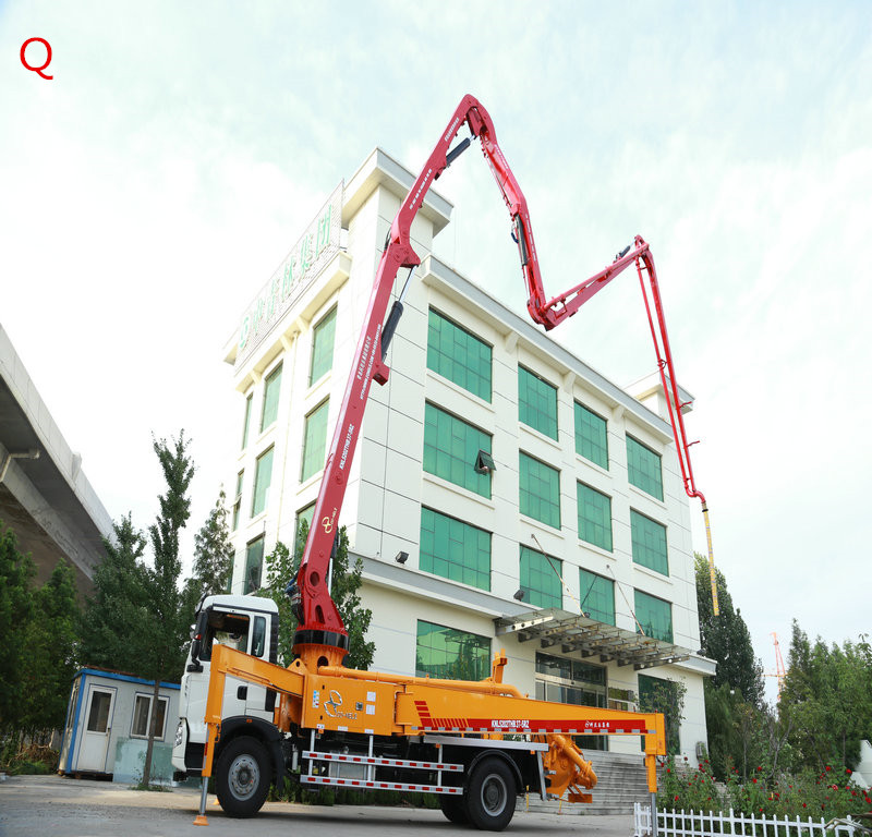 小型混凝土泵車，天泵，小型泵車，混凝土泵車