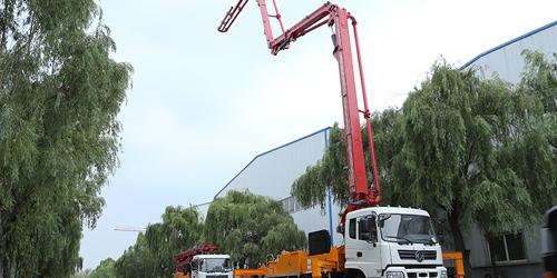 科尼樂淺析小型混凝土泵車工作中傾倒側(cè)翻如何預(yù)防？