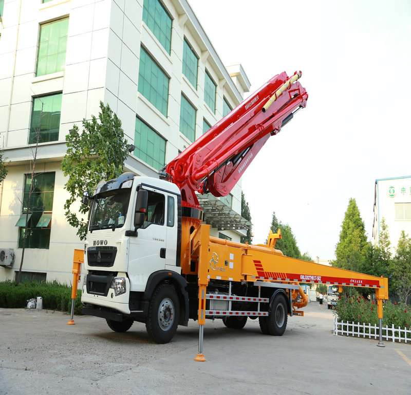 混凝土臂架泵車，小型混凝土泵車，天泵，泵車，小型泵車